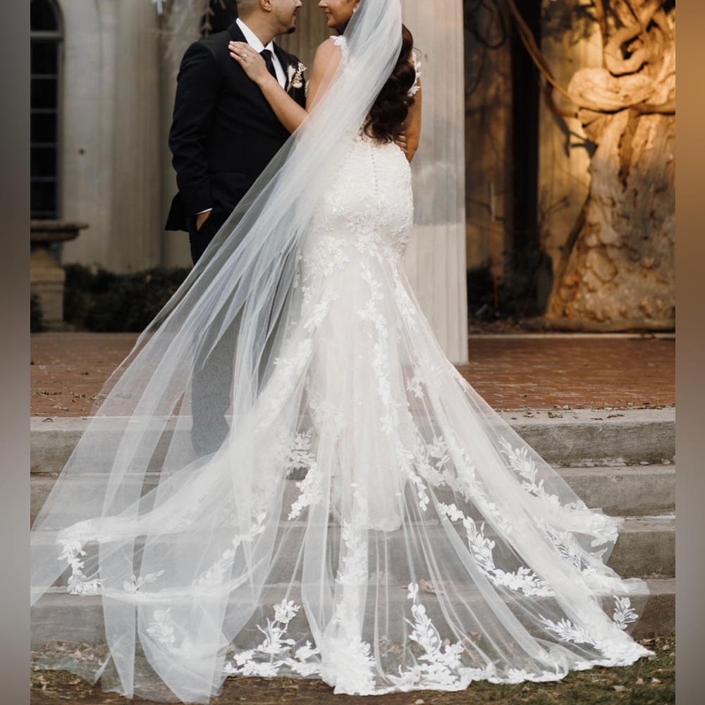 Badgley Mischka Etta - Picture 3 of 13